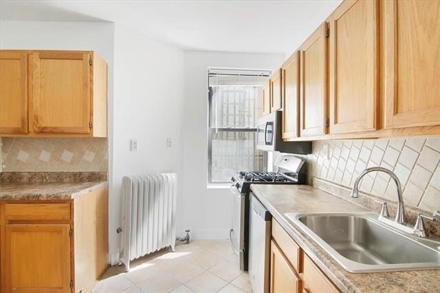 Primary Photo - 435 79th St