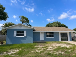 Building Photo - 511 65th Ave Dr W