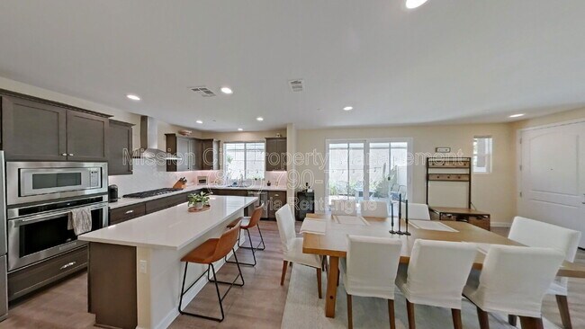 Foto del edificio - 6620 Calle Koral