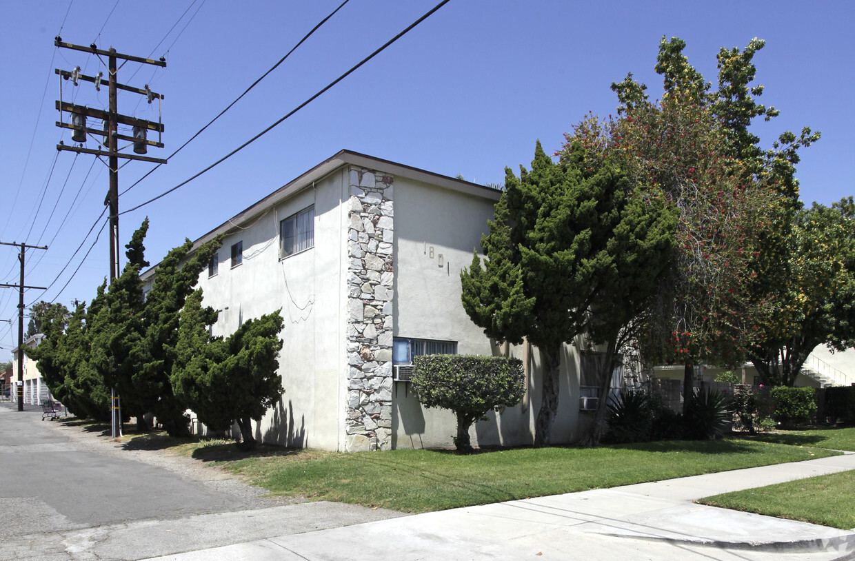 Foto del edificio - 1801-1809 E Wilshire Ave