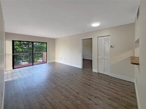Building Photo - 995 SW 84th Ave