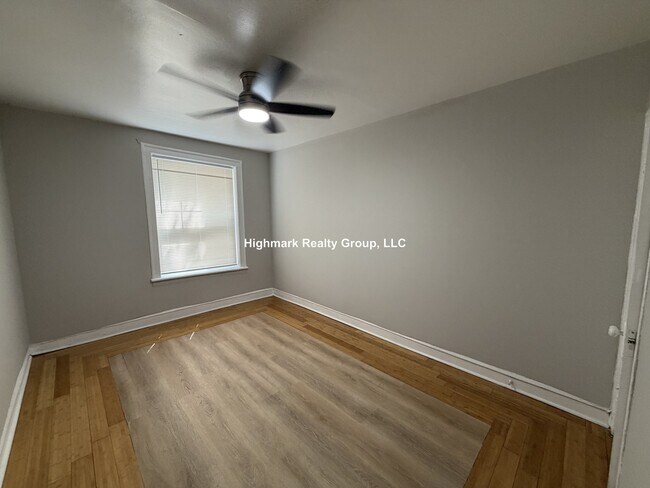 Foto del edificio - 6304 N Oakley Ave