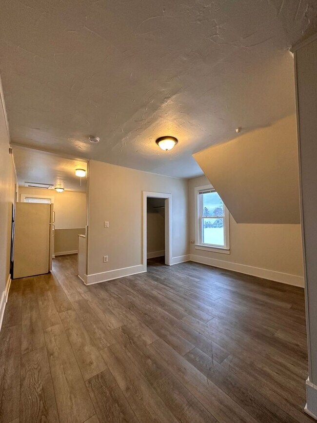 Foto del edificio - 248 N Franklin St