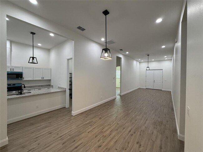 Foto del edificio - 14 S Forest St