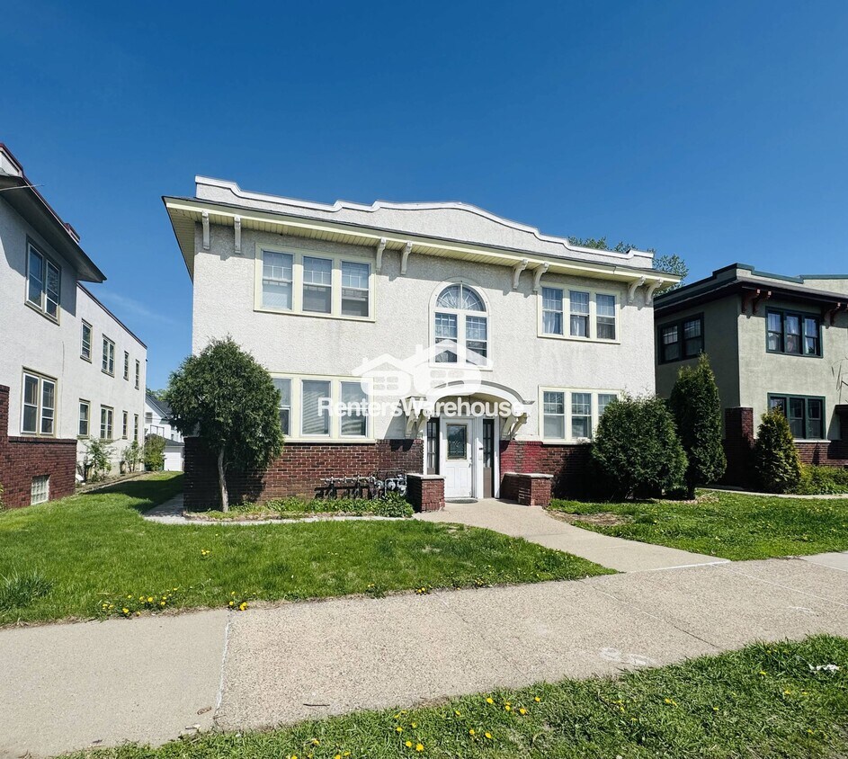 Primary Photo - 3925 Chicago Ave