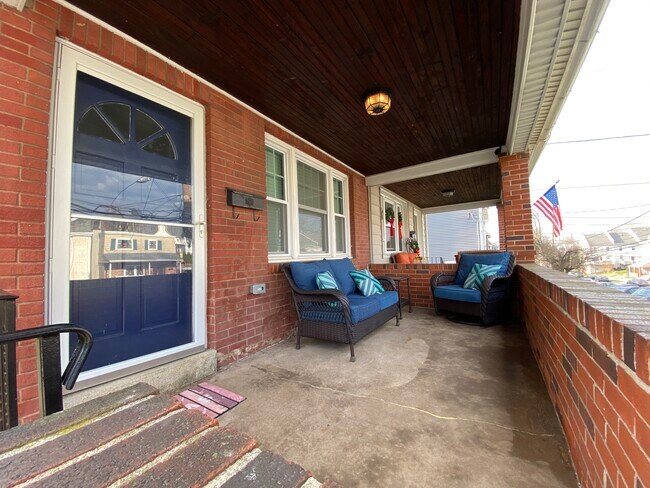 Front porch - 325 W 5th Ave
