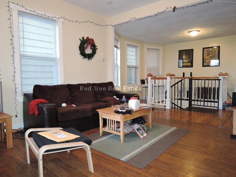 Primary Photo - 72 Hillside St