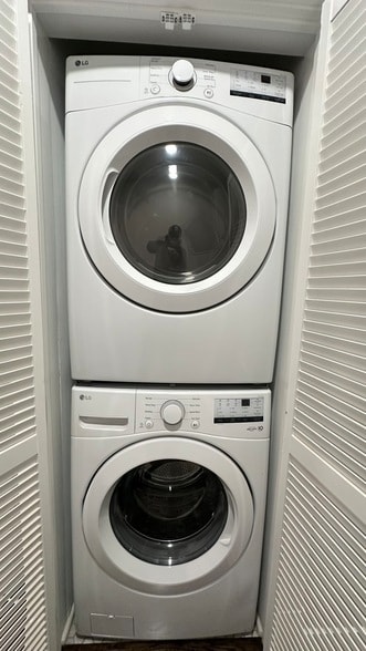 Foto del edificio - 5226 N Bernard St