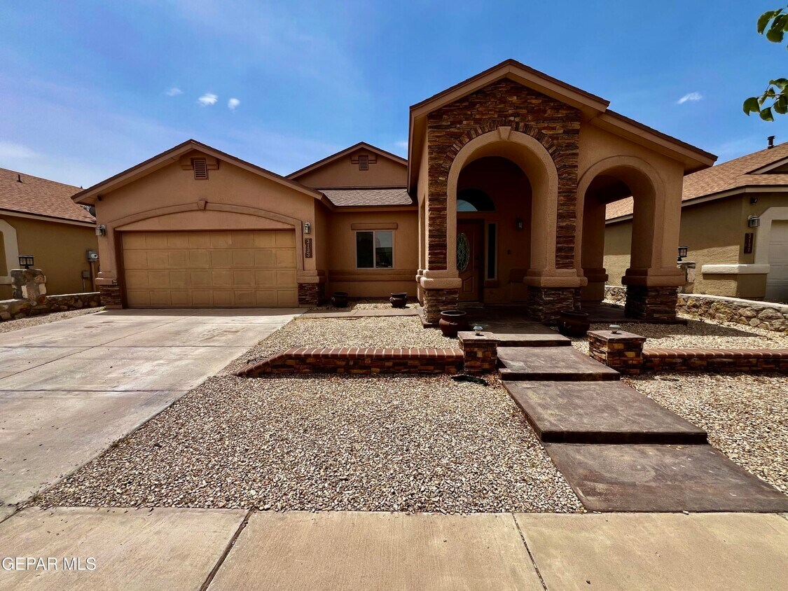 Primary Photo - 3133 Clearbrook