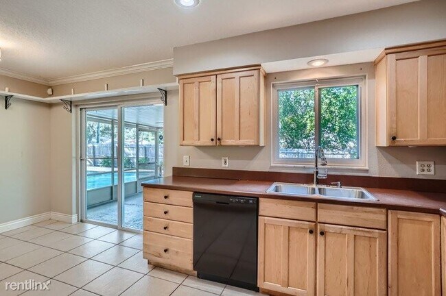 Building Photo - 3 br, 2 bath House - 796 Raven Avenue
