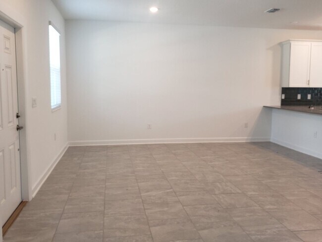 Building Photo - Spacious Bridgewalk Townhome