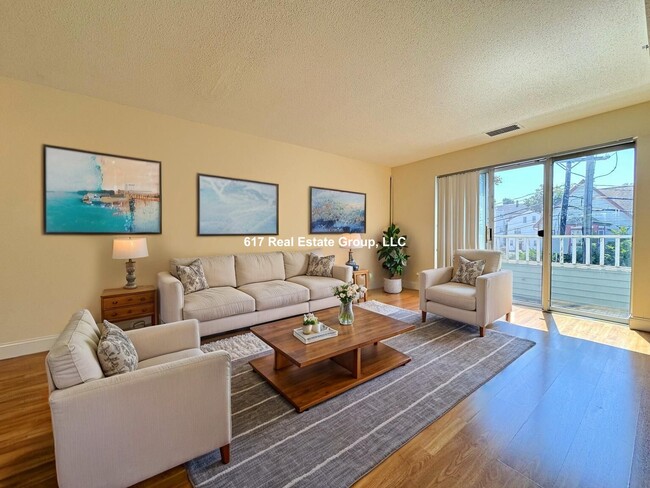 Building Photo - 142 N Beacon St