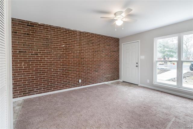 Building Photo - 482 Hill Dr