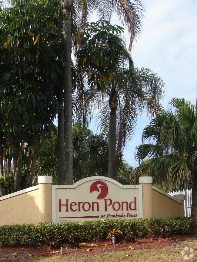 Foto del edificio - Heron Pond