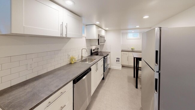 Building Photo - 1730 SE 35th Pl