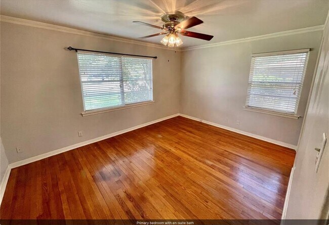 Foto del edificio - 4725 Kinglet St