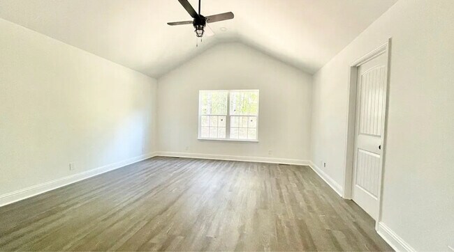 Foto del edificio - 3128 Crow Rd NE