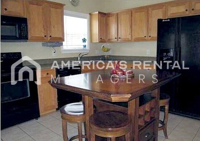 Building Photo - 3 Bed, 2 Bath Home For Rent in the Letson ...