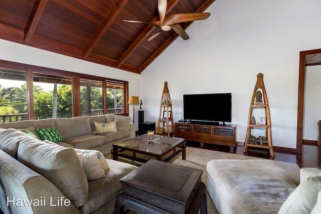 Building Photo - 3 br, 2 bath House - 4248D N. Waiakalua Road