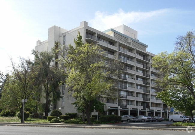 Building Photo - Parkway Towers