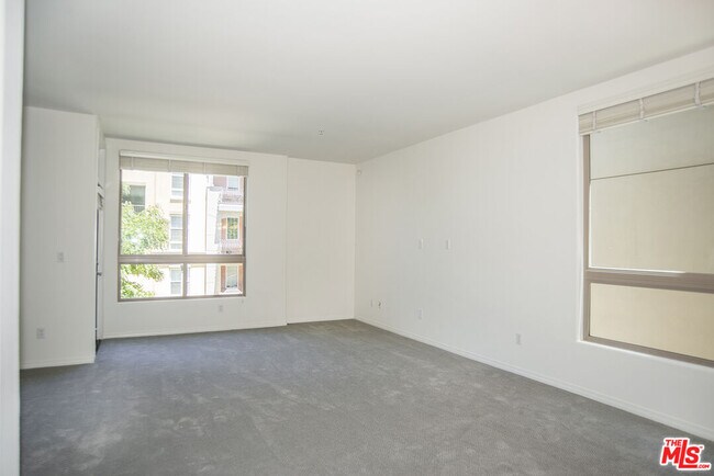 Building Photo - 13044 Pacific Promenade