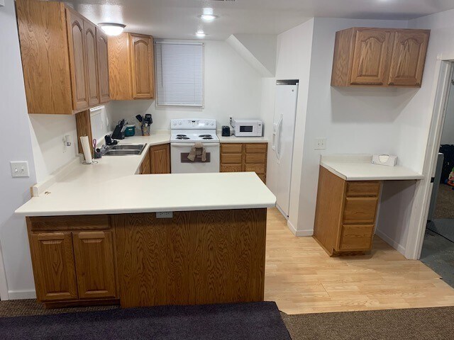 Foto del edificio - 827 10th Ave NW