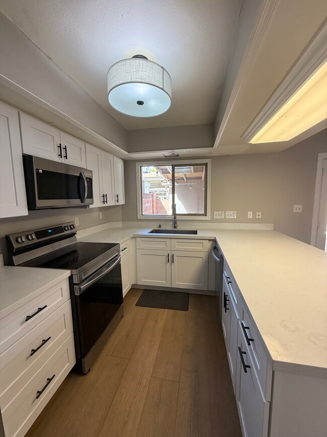 Kitchen - 8508 E McDonald Dr