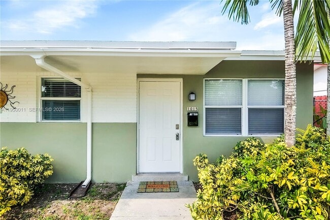 Building Photo - 1015 SW 30th St