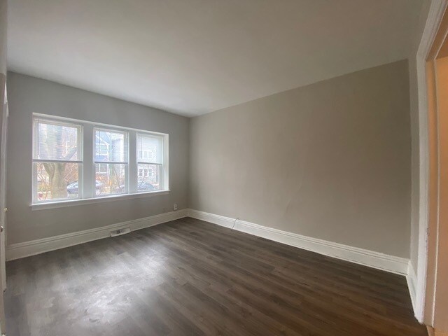 Foto del edificio - 2714 N Magnolia Ave