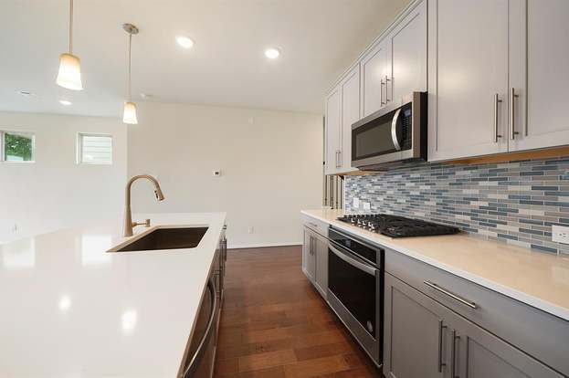 Foto del edificio - 8647 Cedardale Park Dr