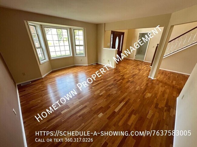 Building Photo - Stunning 3 Bedroom, 3 Bath Home in Newcast...