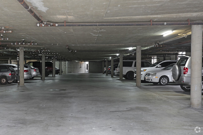 Interior Photo - Galleria Townhomes