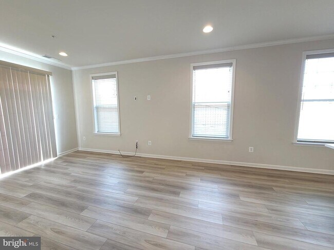 Foto del edificio - 22320 Plover St