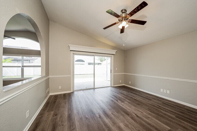 Foto del edificio - 4075 Sabal Lakes Rd
