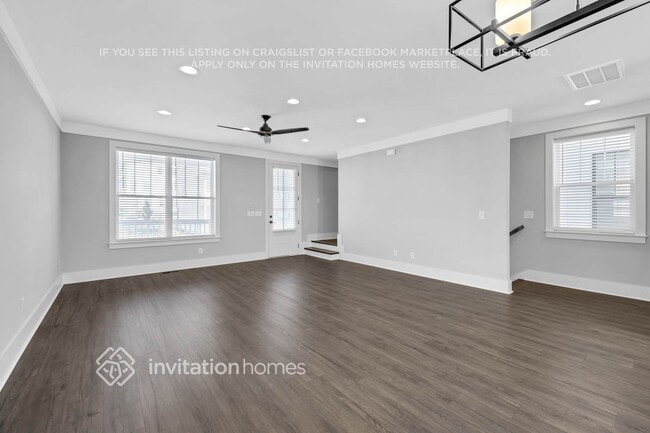 Building Photo - 647 Vernon Ave