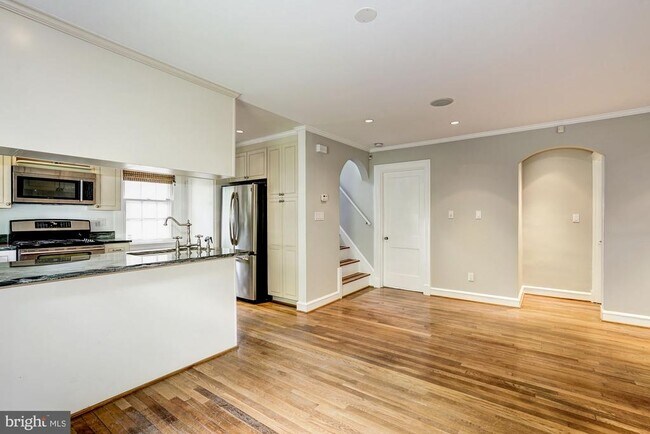 Foto del edificio - 4350 River Rd NW