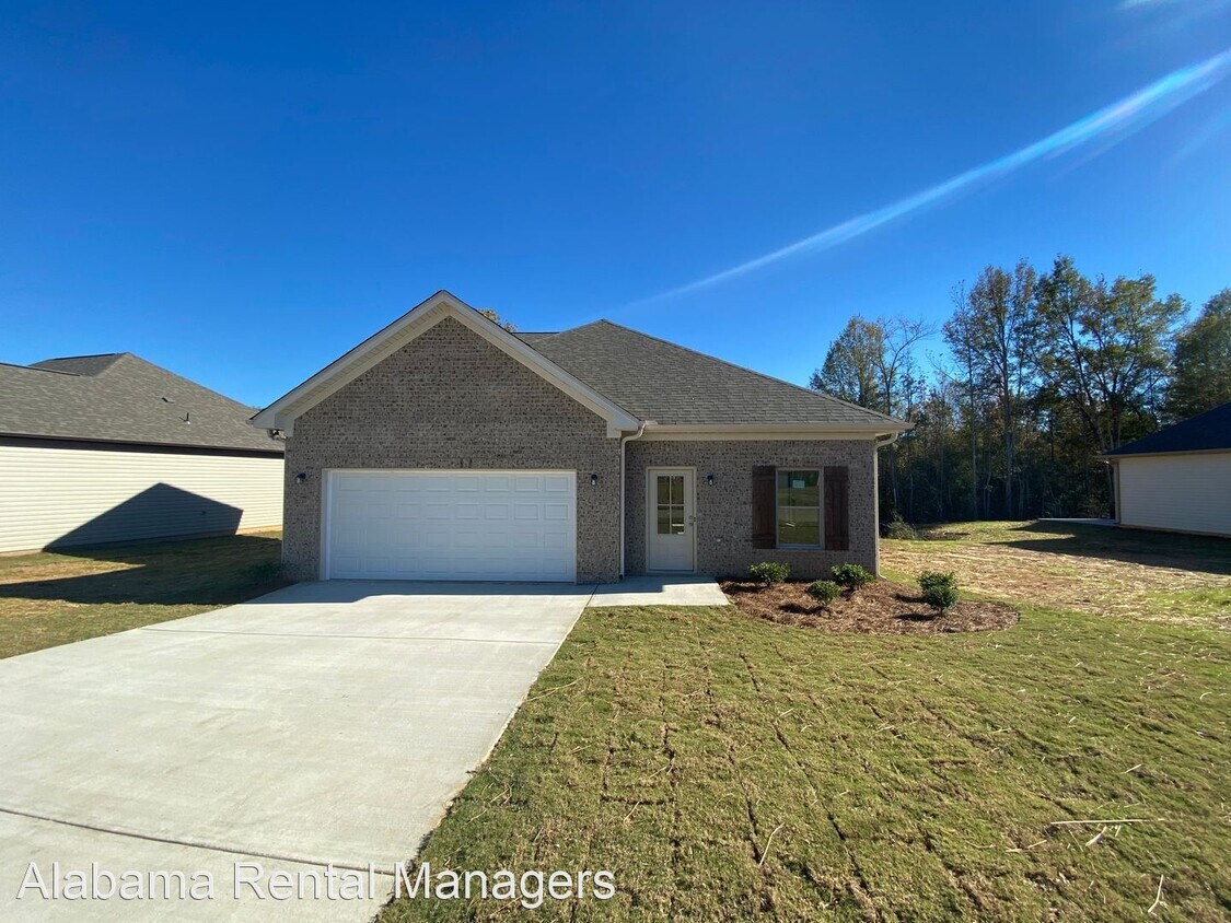 4 br, 2 bath House 185 White Oak Circle House Rental in Lincoln, AL
