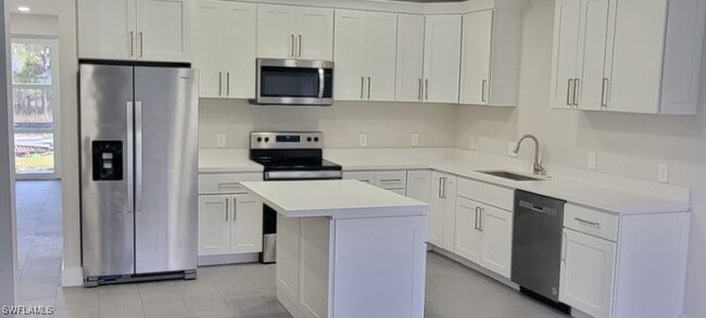 Building Photo - 5004 Jones Dr
