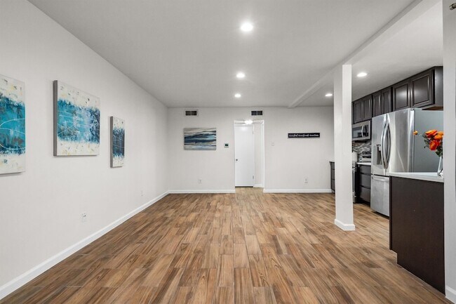 Foto del edificio - 2808 Escada Dr