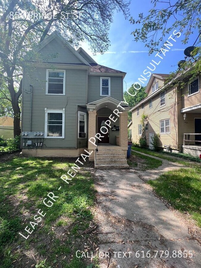 Building Photo - Spacious One Bedroom Apartment!