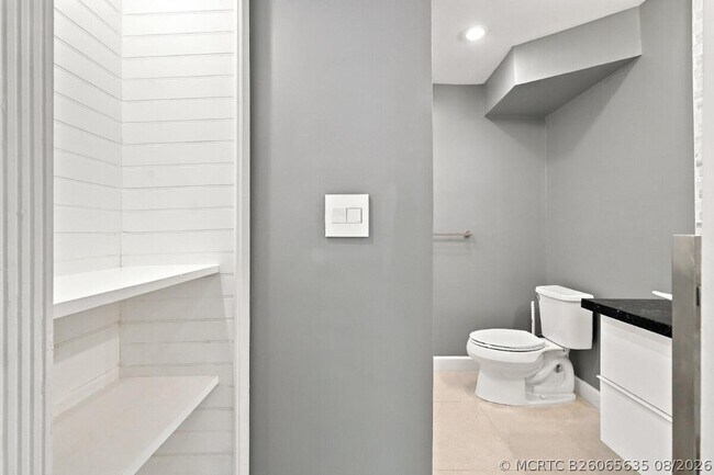 Foto del edificio - 3017 N Oakland Forest Dr