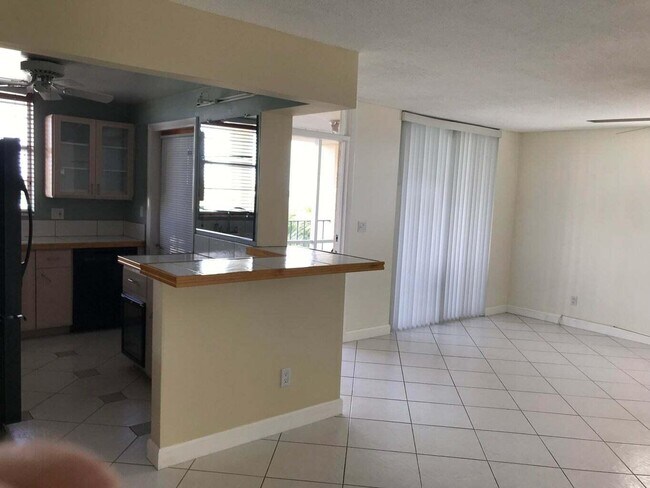 Building Photo - 109 Paradise Harbour Blvd