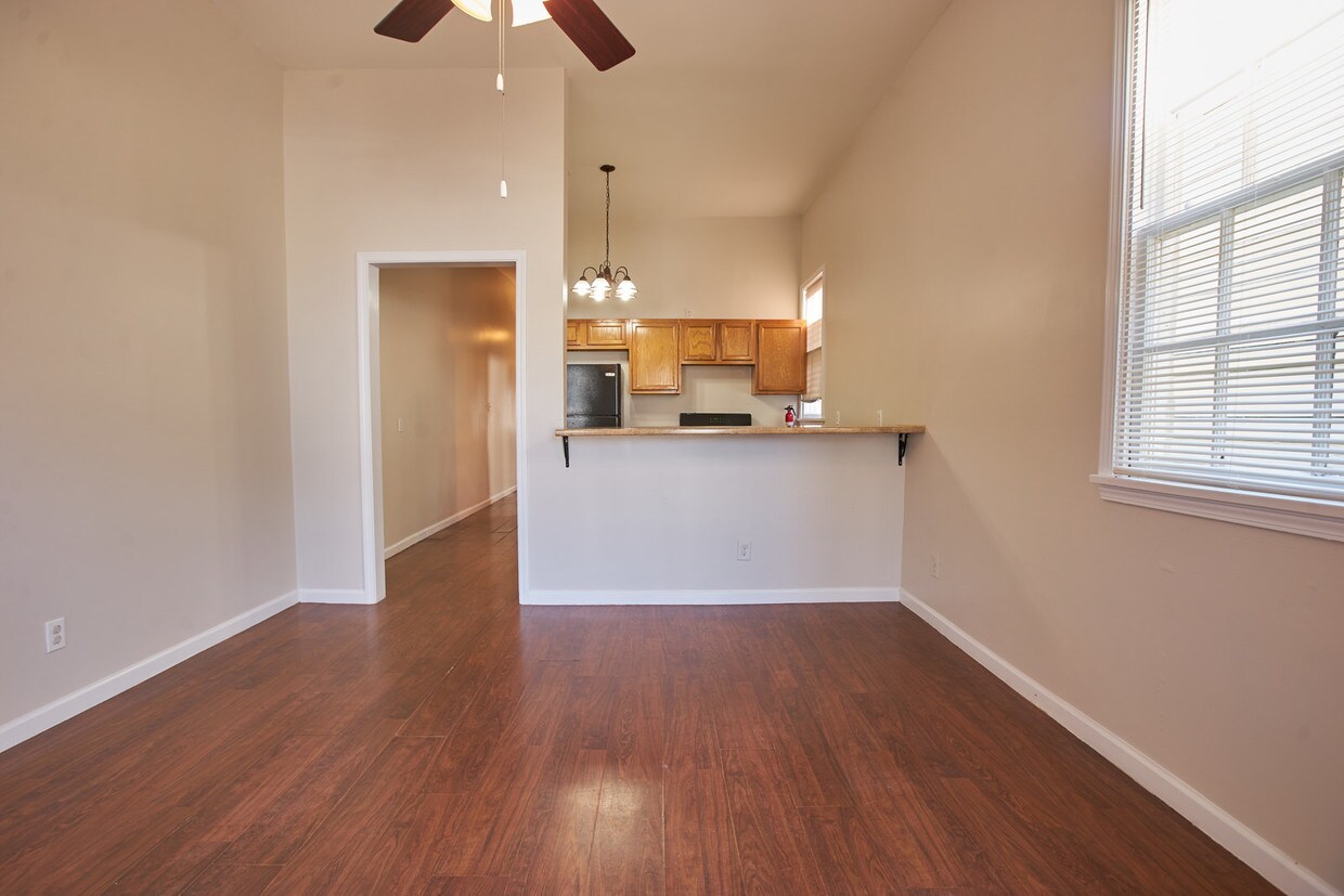 Foto principal - 929 Homer St