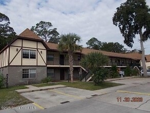 Building Photo - 3013 Sir Hamilton Cir