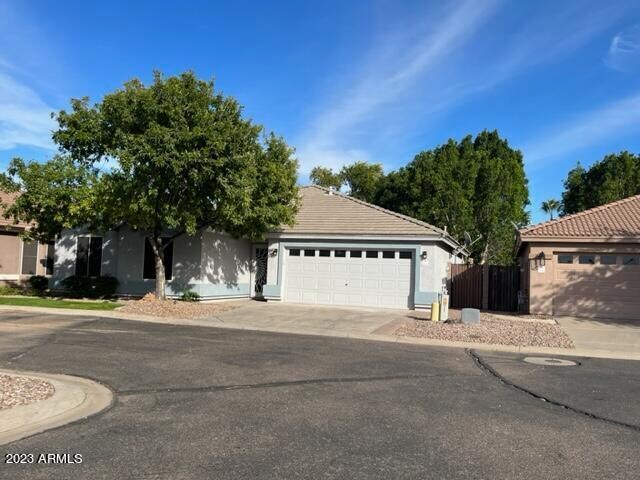 Primary Photo - 1731 N Seton