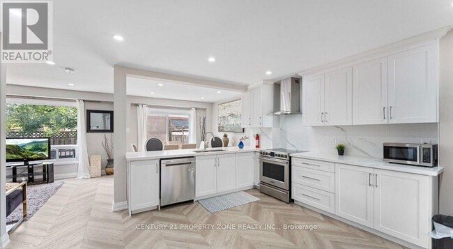 Building Photo - 4 Borden Hill Ct