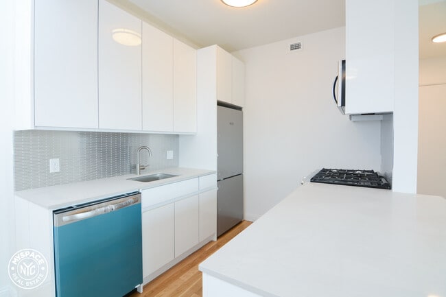 Building Photo - 1127 Flatbush Ave