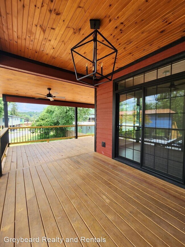 Foto del edificio - 2 br, 2 bath House - 19 Salisbury Ave