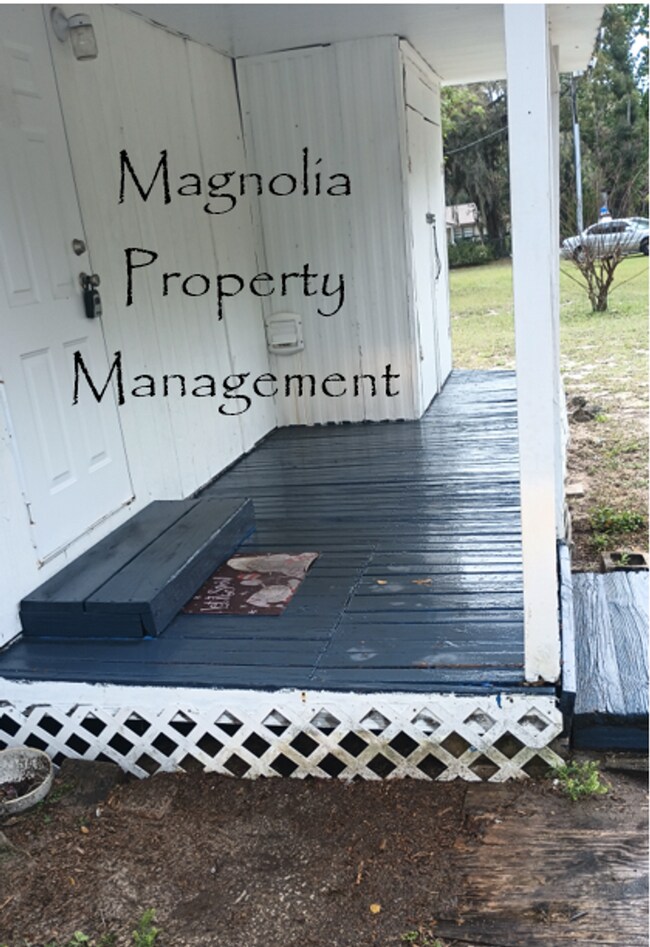 Building Photo - 3 bedroom 2 bathroom Double Wide Trailer