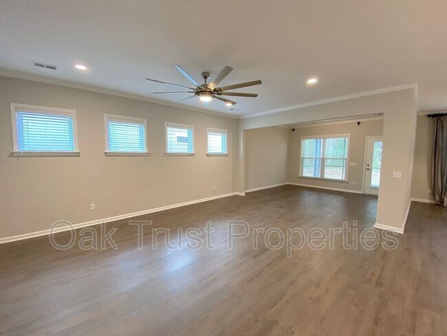 Foto del edificio - 236 Maple Valley Rd